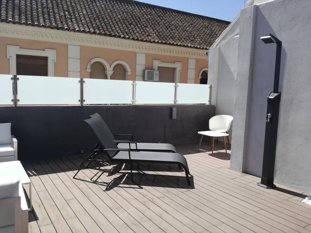 Le Petit Paris Hotel Seville Exterior photo